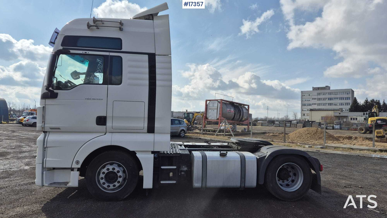Truck tractor MAN TGX 18.460 EfficientLine 2 (2017) - Tracteur routier: photos 5 Truck tractor MAN TGX 18.460 EfficientLine 2 (2017) - Tracteur routier: photos 5