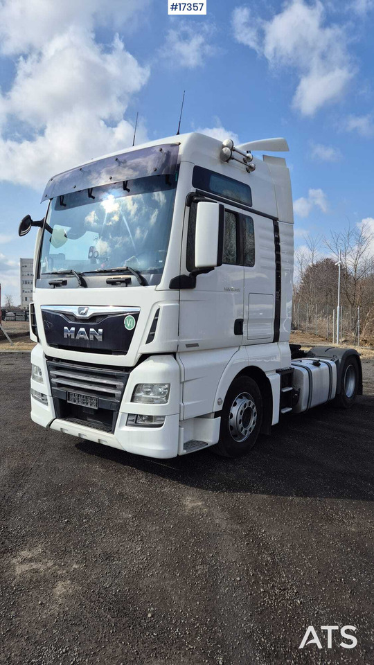 Truck tractor MAN TGX 18.460 EfficientLine 2 (2017) - Tracteur routier: photos 1 Truck tractor MAN TGX 18.460 EfficientLine 2 (2017) - Tracteur routier: photos 1