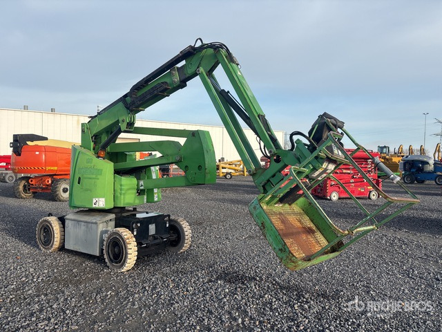 2006 Haulotte HA12IP 2WD Electric Articulating Boom Lift - Nacelle articulée: photos 2 2006 Haulotte HA12IP 2WD Electric Articulating Boom Lift - Nacelle articulée: photos 2
