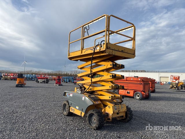 2008 Haulotte COMPACT 12DX 4x4 Diesel Scissor Lift - Nacelle ciseaux: photos 3 2008 Haulotte COMPACT 12DX 4x4 Diesel Scissor Lift - Nacelle ciseaux: photos 3