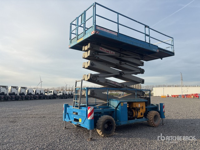 2008 Holland Lift COMBISTAR B-195DL25-4WD/P/N 4x4 Diesel Scissor Lift - Nacelle ciseaux: photos 2 2008 Holland Lift COMBISTAR B-195DL25-4WD/P/N 4x4 Diesel Scissor Lift - Nacelle ciseaux: photos 2