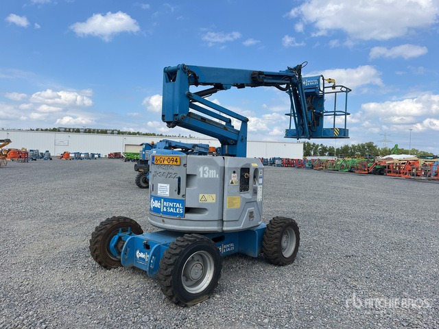 2010 Genie Z-34/22 Diesel Articulating Boom Lift - Nacelle articulée: photos 1 2010 Genie Z-34/22 Diesel Articulating Boom Lift - Nacelle articulée: photos 1