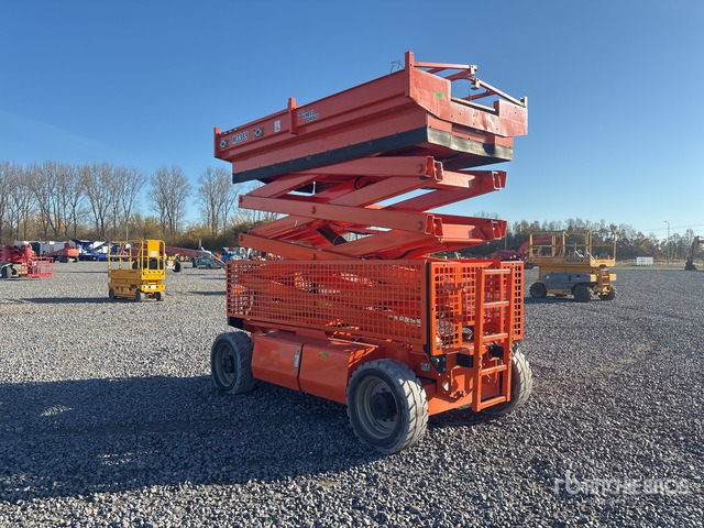 2014 JLG M3369 4x4 Hybrid Diesel-Electric Scissor Lift - Nacelle ciseaux: photos 3 2014 JLG M3369 4x4 Hybrid Diesel-Electric Scissor Lift - Nacelle ciseaux: photos 3