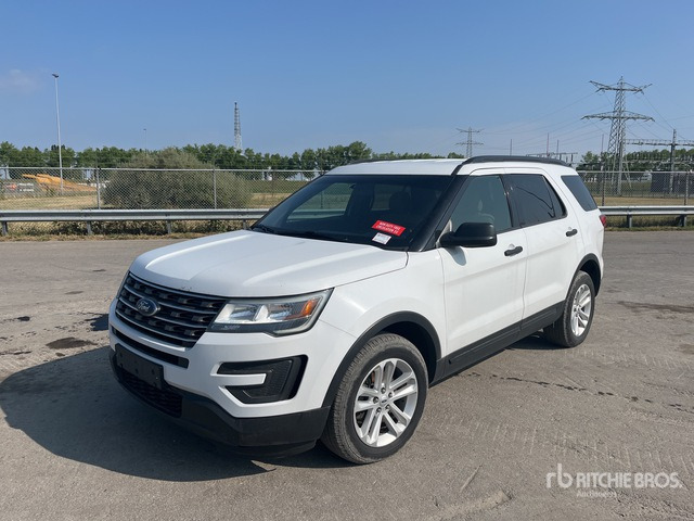 2015 Ford Explorer 4WD SUV - SUV: photos 3 2015 Ford Explorer 4WD SUV - SUV: photos 3