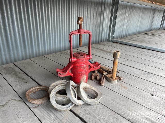 Pipetech NO1 Pipe Threader - Matériel de magasinage: photos 1 Pipetech NO1 Pipe Threader - Matériel de magasinage: photos 1