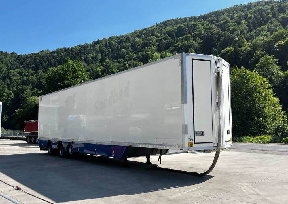 Pezzaioli HMK Industri // Do przewozu zwierząt // 2004 Rok // 3 Pokłady // Waga // Osi skrętne // Oznonacja // - Semi-remorque bétaillère: photos 4 Pezzaioli HMK Industri // Do przewozu zwierząt // 2004 Rok // 3 Pokłady // Waga // Osi skrętne // Oznonacja // - Semi-remorque bétaillère: photos 4