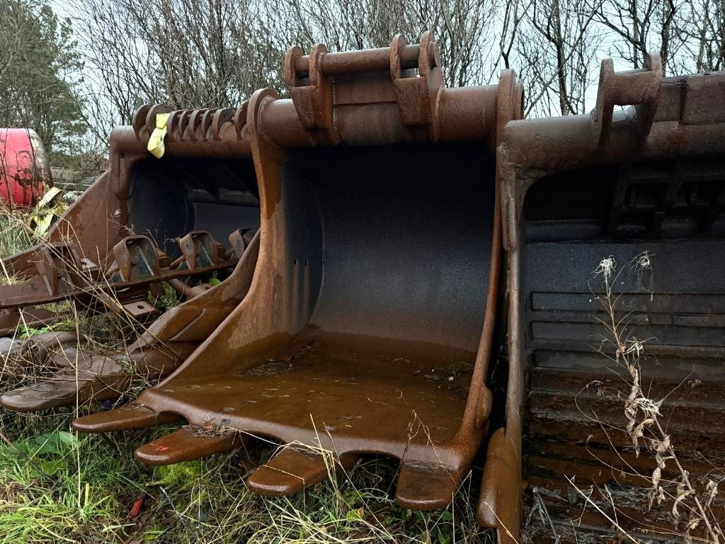 Annet Buckets for Volvo 450 - Godet pour pelle: photos 2 Annet Buckets for Volvo 450 - Godet pour pelle: photos 2