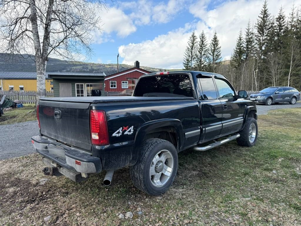 Chevrolet Silverado 2500 4x4 LT - Pick-up: photos 4 Chevrolet Silverado 2500 4x4 LT - Pick-up: photos 4