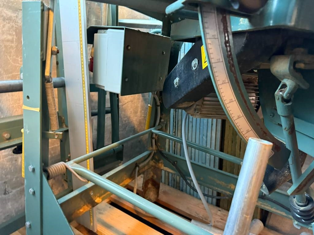 Ernex 1603 230/400 V gjerdesag med rullebord - Machine à bois: photos 5 Ernex 1603 230/400 V gjerdesag med rullebord - Machine à bois: photos 5