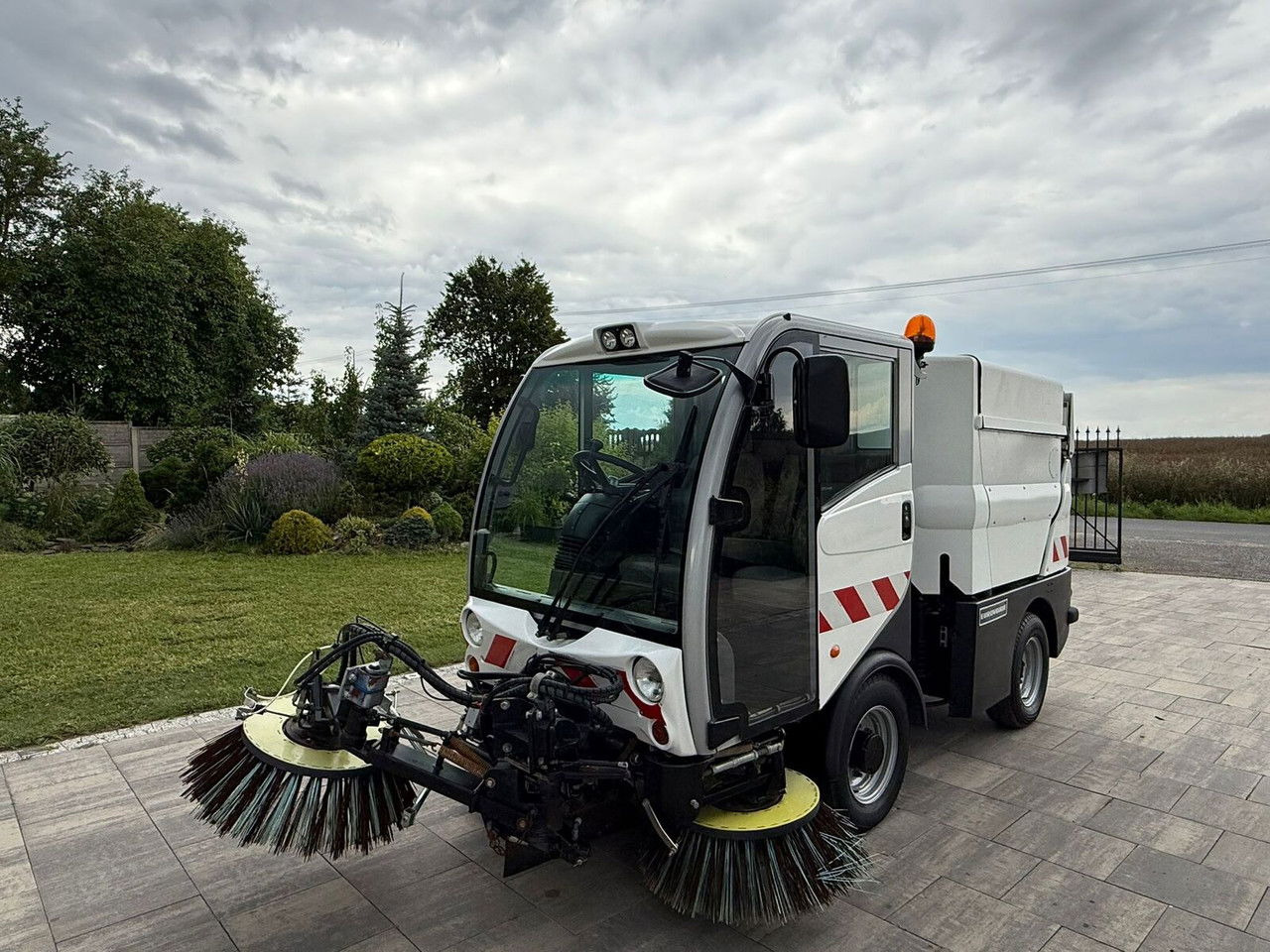Bucher CityCat 2020 Zamiatarka 3 szczotki Klimatyzacja Ka mera cofania - Balayeuse de voirie: photos 3 Bucher CityCat 2020 Zamiatarka 3 szczotki Klimatyzacja Ka mera cofania - Balayeuse de voirie: photos 3
