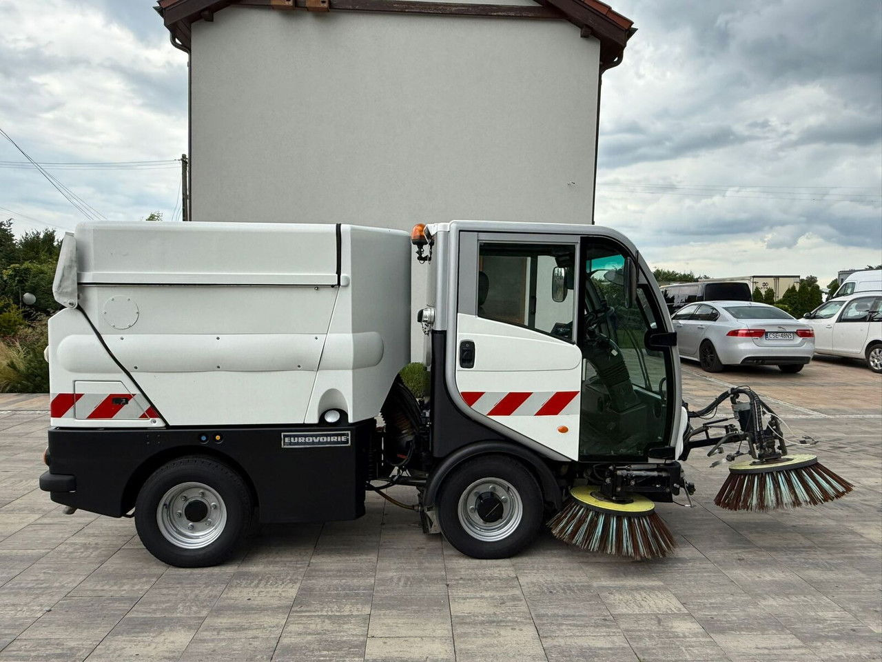 Bucher CityCat 2020 Zamiatarka 3 szczotki Klimatyzacja Ka mera cofania - Balayeuse de voirie: photos 4 Bucher CityCat 2020 Zamiatarka 3 szczotki Klimatyzacja Ka mera cofania - Balayeuse de voirie: photos 4