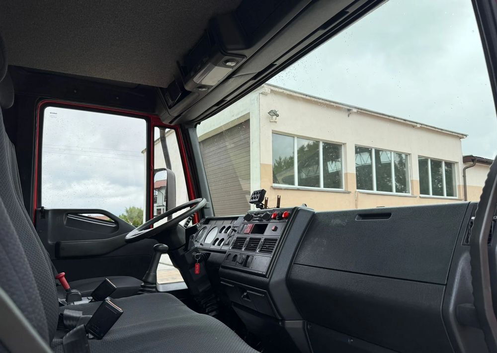 Crédit-bail de  Iveco Eurocargo 130E24 Iveco Eurocargo 130E24: photos 13