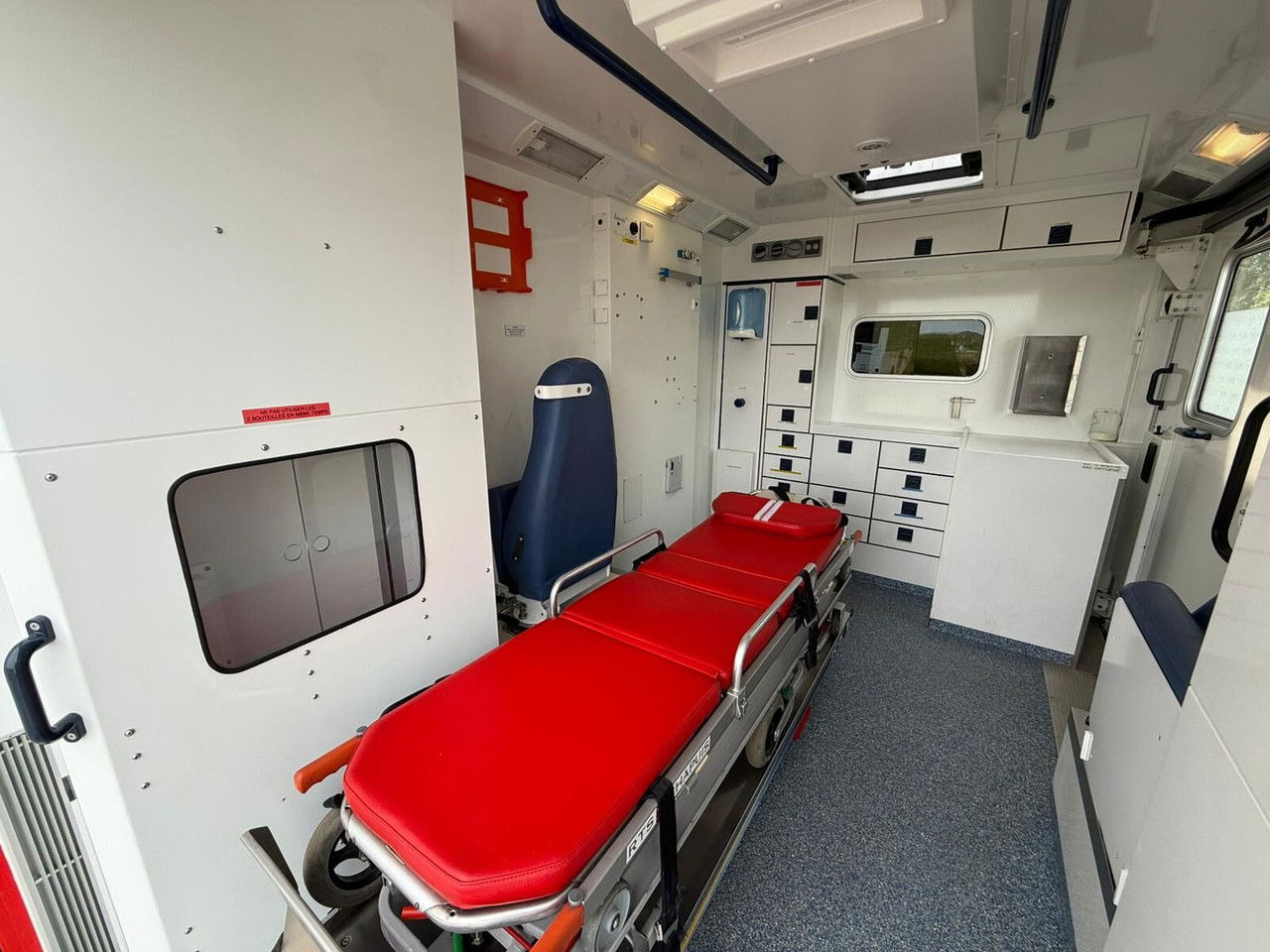 Ambulance Renault Master Karetka Ambulans pogotowie kontenerowe: photos 17