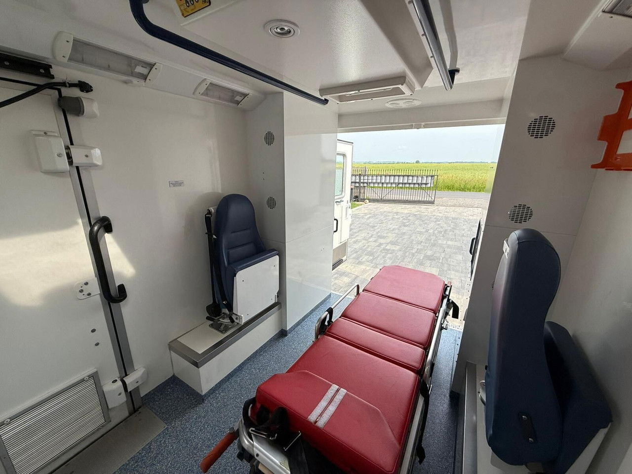 Ambulance Renault Master Karetka Ambulans pogotowie kontenerowe: photos 19