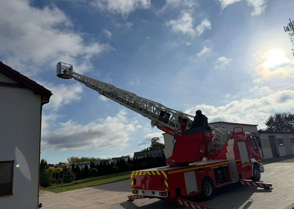 Renault Midlum 210 - Camion de pompier: photos 3 Renault Midlum 210 - Camion de pompier: photos 3