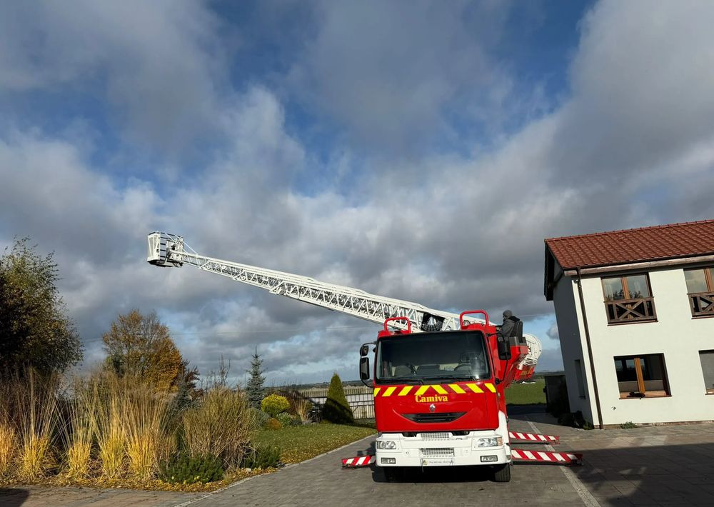 Renault Midlum 210 - Camion de pompier: photos 1 Renault Midlum 210 - Camion de pompier: photos 1