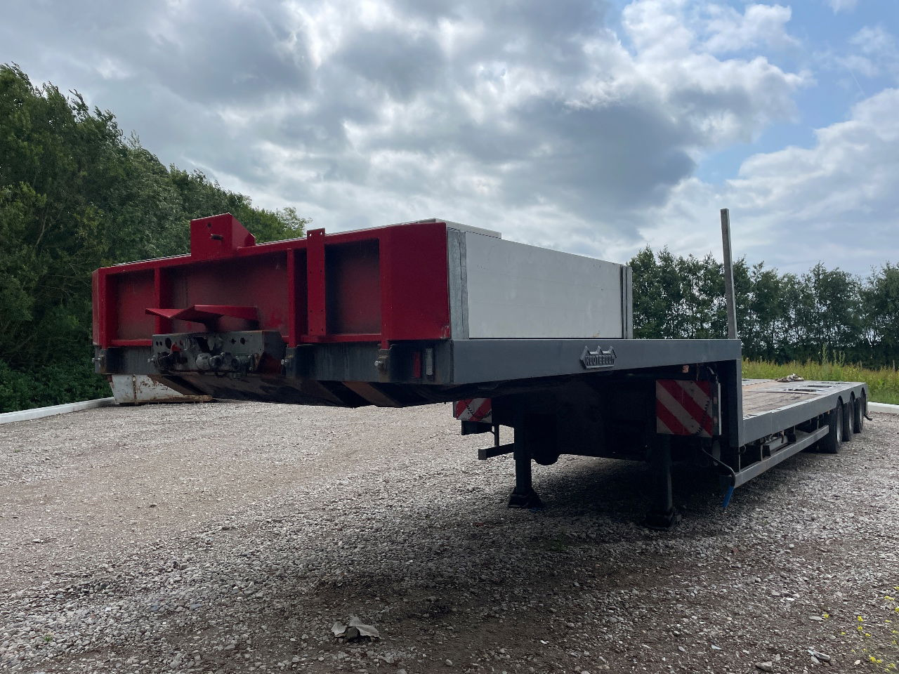 Nooteboom Mco-48-03 V uitschuifbaar hydrolisch gestuurd semi dieplader - Semi-remorque surbaissé: photos 2 Nooteboom Mco-48-03 V uitschuifbaar hydrolisch gestuurd semi dieplader - Semi-remorque surbaissé: photos 2