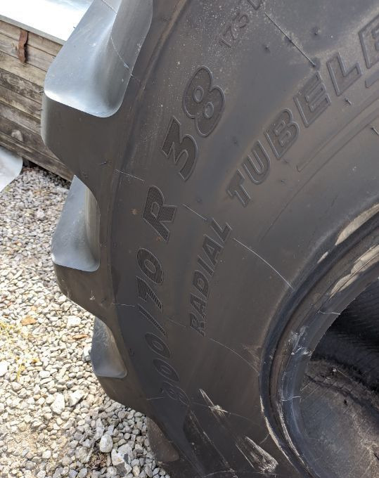 MICHELIN Machxbib 800/70 r38 - Pneu: photos 3 MICHELIN Machxbib 800/70 r38 - Pneu: photos 3