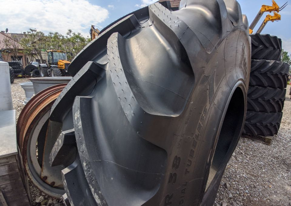 MICHELIN Machxbib 800/70 r38 - Pneu: photos 2 MICHELIN Machxbib 800/70 r38 - Pneu: photos 2