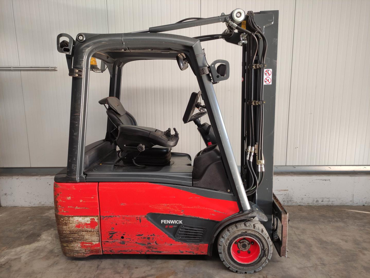 Linde E18L-02-386 - Chariot élévateur électrique: photos 2 Linde E18L-02-386 - Chariot élévateur électrique: photos 2