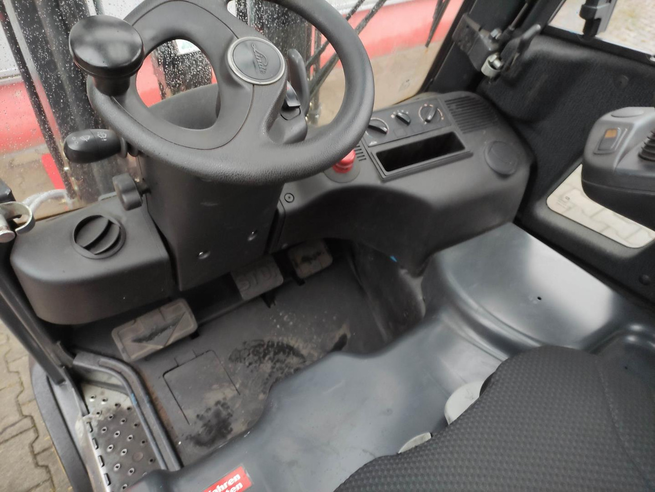 Linde E18PH-EVO - Chariot élévateur électrique: photos 5 Linde E18PH-EVO - Chariot élévateur électrique: photos 5