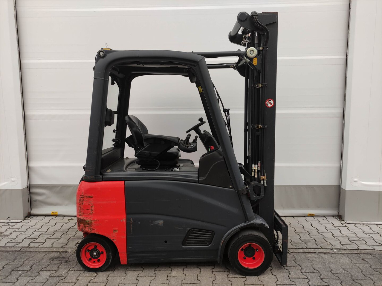 Linde E20PH-01-386 - Chariot élévateur électrique: photos 2 Linde E20PH-01-386 - Chariot élévateur électrique: photos 2