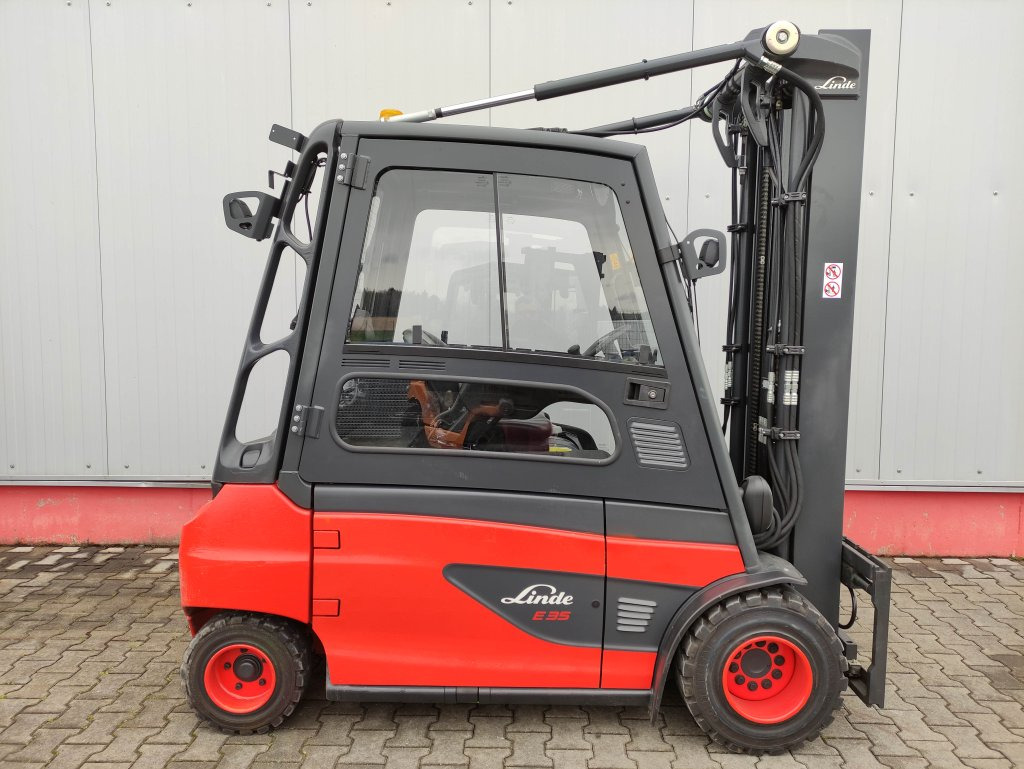 Linde E35L-01-387 - Chariot élévateur électrique: photos 2 Linde E35L-01-387 - Chariot élévateur électrique: photos 2