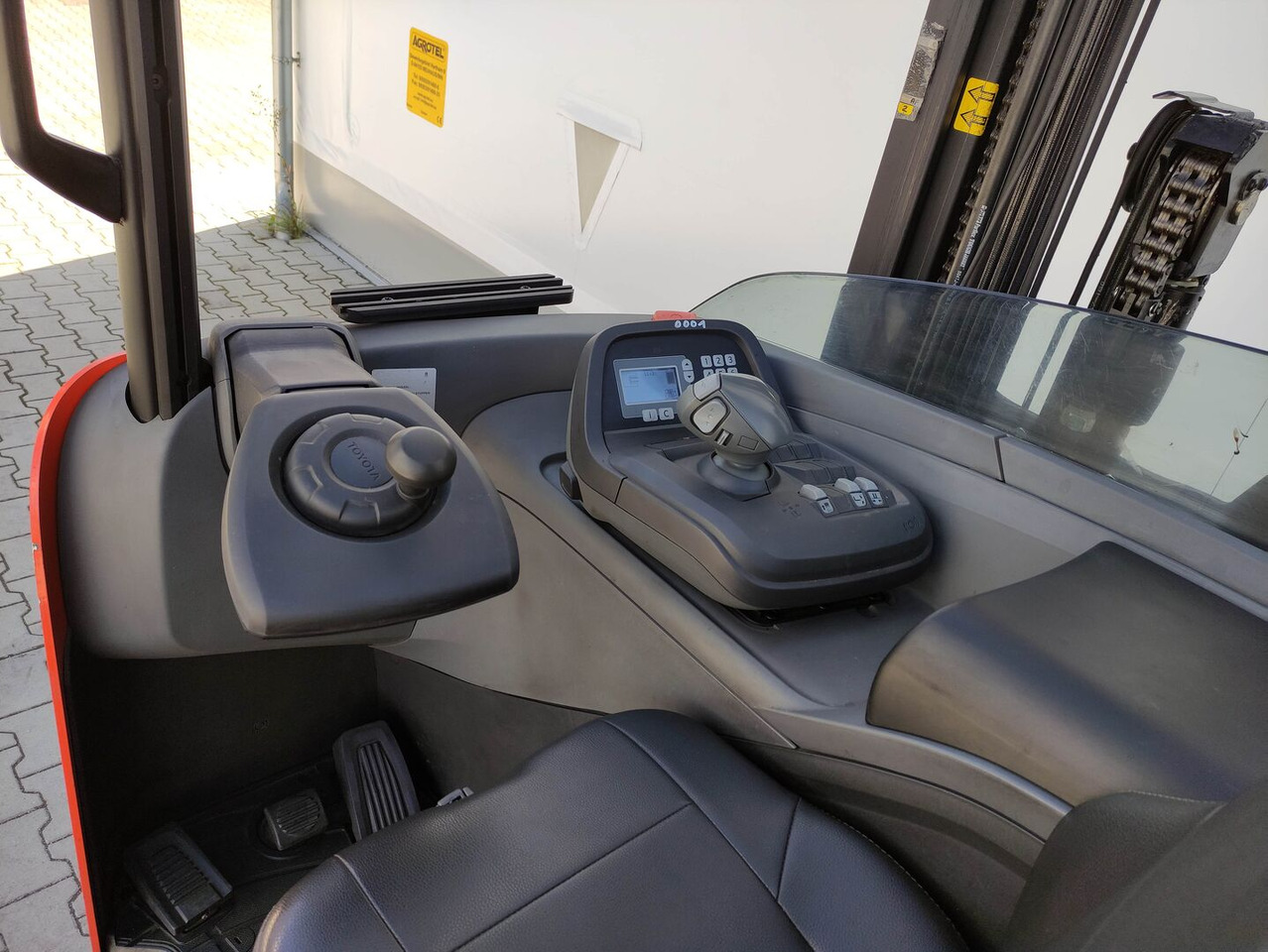 Toyota RRE160HH - Chariot à mât rétractable: photos 5 Toyota RRE160HH - Chariot à mât rétractable: photos 5