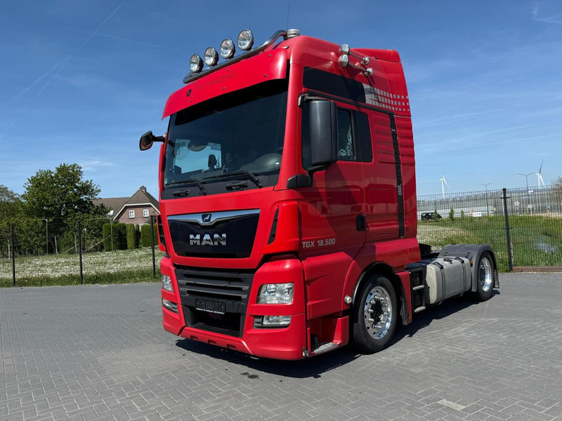 MAN 18.500 FULL AIR, ALCOA, TV, INVERTER, MICROWAVE, TOP. - Tracteur routier: photos 2 MAN 18.500 FULL AIR, ALCOA, TV, INVERTER, MICROWAVE, TOP. - Tracteur routier: photos 2