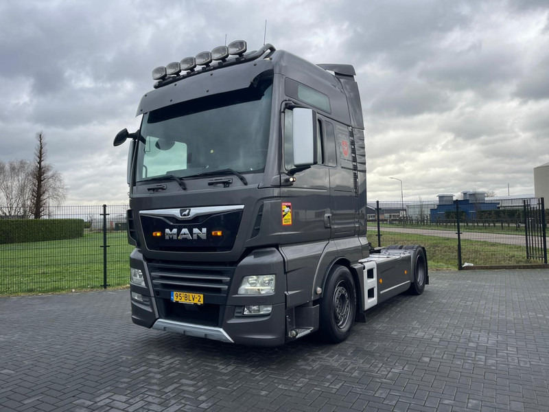 MAN TGX 18.580 2X TANK, LEATHER SEATS, RETARDER, FULL AIR! - Tracteur routier: photos 2 MAN TGX 18.580 2X TANK, LEATHER SEATS, RETARDER, FULL AIR! - Tracteur routier: photos 2