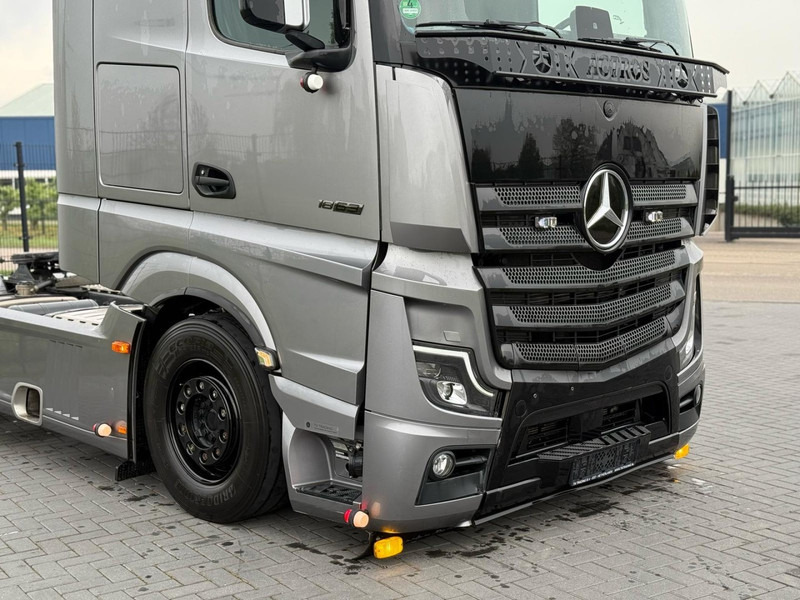 Mercedes-Benz 1863.630 SHOWTRUCK, VOLLUCHT, L PAKKET, HYDRAULIEK, TOPSTAAT. - Tracteur routier: photos 3 Mercedes-Benz 1863.630 SHOWTRUCK, VOLLUCHT, L PAKKET, HYDRAULIEK, TOPSTAAT. - Tracteur routier: photos 3