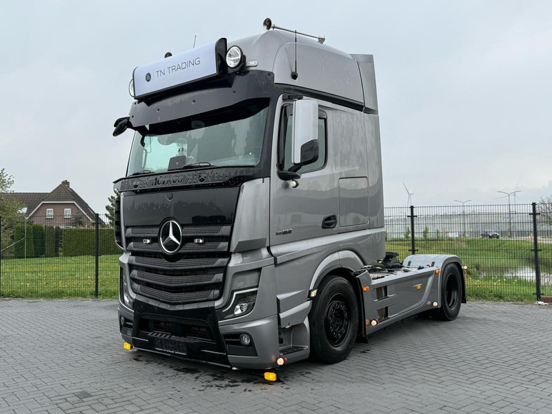Mercedes-Benz 1863.630 SHOWTRUCK, VOLLUCHT, L PAKKET, HYDRAULIEK, TOPSTAAT. - Tracteur routier: photos 1 Mercedes-Benz 1863.630 SHOWTRUCK, VOLLUCHT, L PAKKET, HYDRAULIEK, TOPSTAAT. - Tracteur routier: photos 1