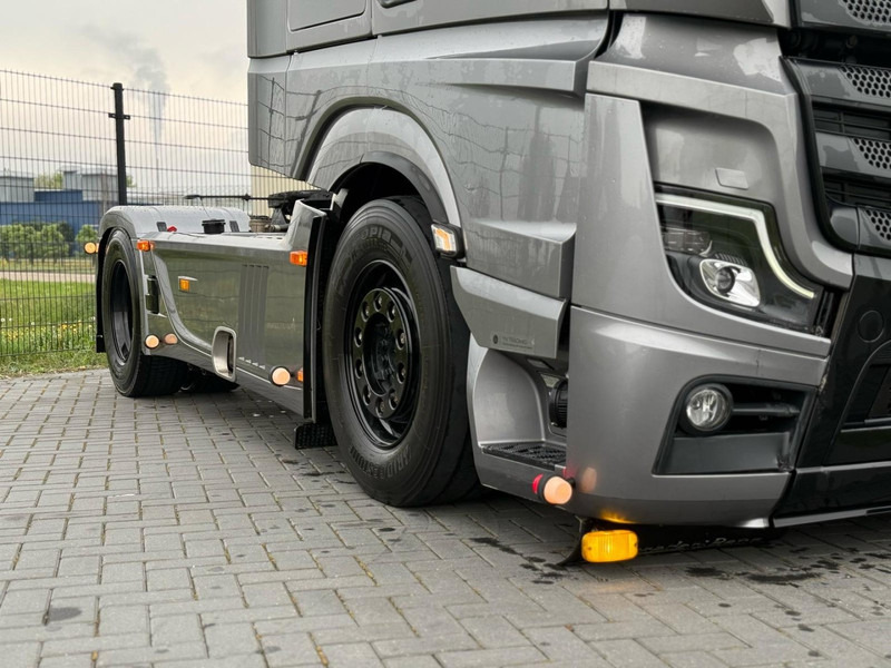 Mercedes-Benz 1863.630 SHOWTRUCK, VOLLUCHT, L PAKKET, HYDRAULIEK, TOPSTAAT. - Tracteur routier: photos 5 Mercedes-Benz 1863.630 SHOWTRUCK, VOLLUCHT, L PAKKET, HYDRAULIEK, TOPSTAAT. - Tracteur routier: photos 5