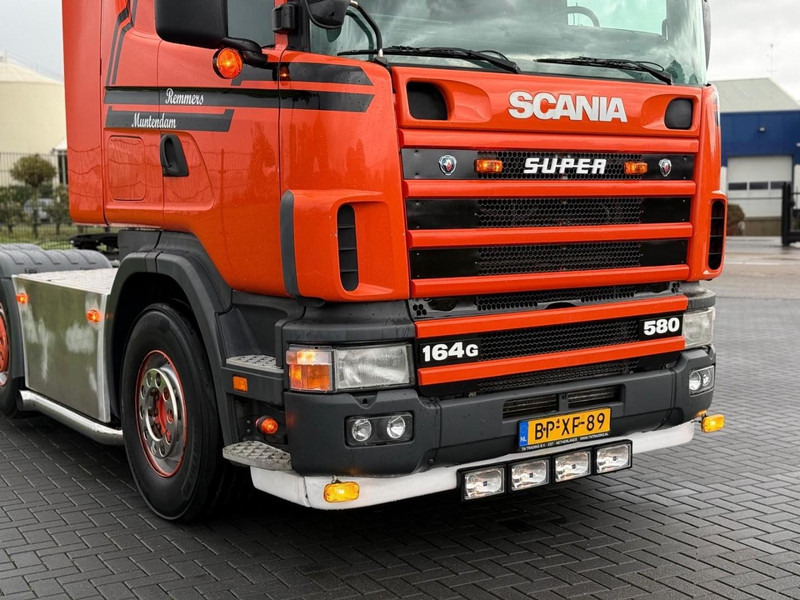 Scania R 164 GA 6X2/4 NA 580 SHOW TRUCK, GESTUURDE VOORLOPER, COMPLEET, TOP. - Tracteur routier: photos 5 Scania R 164 GA 6X2/4 NA 580 SHOW TRUCK, GESTUURDE VOORLOPER, COMPLEET, TOP. - Tracteur routier: photos 5