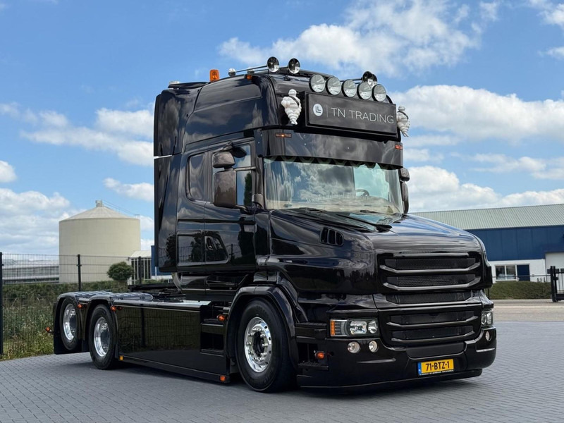 Scania R 580 LB 6X2 HNB TORPEDO, NIEUW STAAT, VOL OPTIES, SHOW TRUCK, VOL!! - Tracteur routier: photos 1 Scania R 580 LB 6X2 HNB TORPEDO, NIEUW STAAT, VOL OPTIES, SHOW TRUCK, VOL!! - Tracteur routier: photos 1