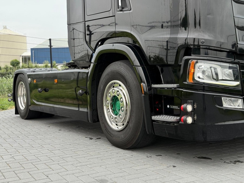Scania S580 V8 NGS RETARDER, LEATHER, 2X TANK, TOP CONDITION! - Tracteur routier: photos 2 Scania S580 V8 NGS RETARDER, LEATHER, 2X TANK, TOP CONDITION! - Tracteur routier: photos 2