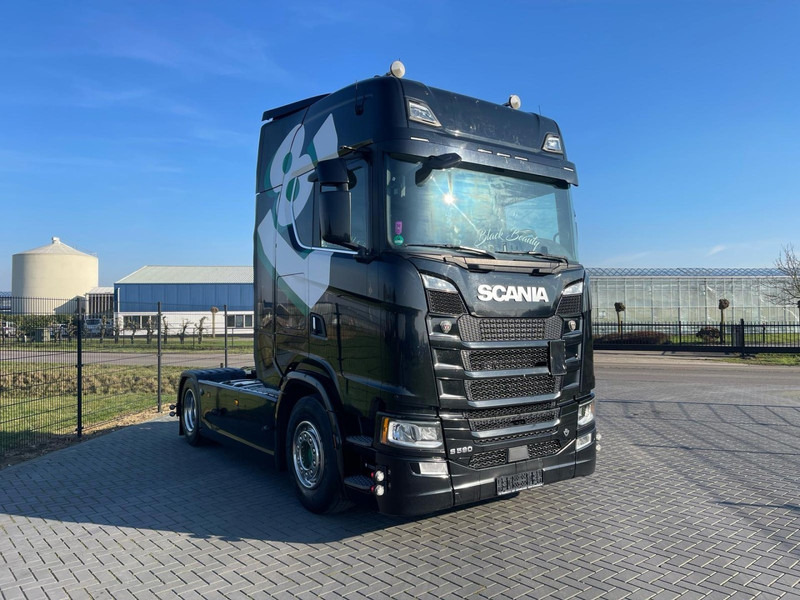 Scania S580 V8 NGS RETARDER, LEATHER, 2X TANK, TOP CONDITION! - Tracteur routier: photos 3 Scania S580 V8 NGS RETARDER, LEATHER, 2X TANK, TOP CONDITION! - Tracteur routier: photos 3
