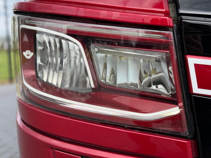 Scania S580 V8 NGS SHOWTRUCK, VOLLUCHT, RETARDER, LEER, GESTUURD. - Tracteur routier: photos 5 Scania S580 V8 NGS SHOWTRUCK, VOLLUCHT, RETARDER, LEER, GESTUURD. - Tracteur routier: photos 5