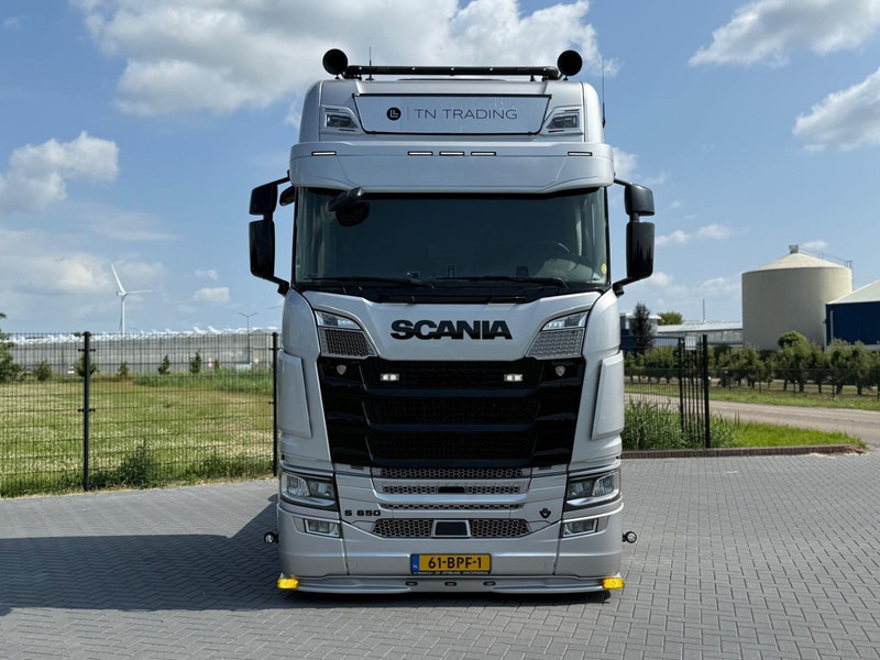 Scania S650 ADR, FULL AIR, LEATHER, SHOW, INTERIOR, LIKE NEW! - Tracteur routier: photos 3 Scania S650 ADR, FULL AIR, LEATHER, SHOW, INTERIOR, LIKE NEW! - Tracteur routier: photos 3