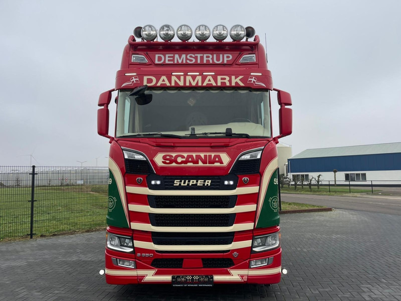 Scania S650 V8 NGS SHOW TRUCK, FULL AIR, RETARDER, PTO/HYDRAULIC! - Tracteur routier: photos 3 Scania S650 V8 NGS SHOW TRUCK, FULL AIR, RETARDER, PTO/HYDRAULIC! - Tracteur routier: photos 3