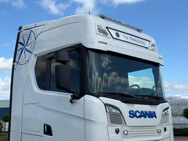 Scania S650 V8 NGS VOLLUCHT, PTO VOORBEREID, 2.95WB, LEER, RETARDER, PARK COOL. - Tracteur routier: photos 3 Scania S650 V8 NGS VOLLUCHT, PTO VOORBEREID, 2.95WB, LEER, RETARDER, PARK COOL. - Tracteur routier: photos 3