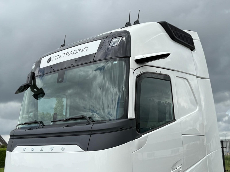 Volvo FH 13.460XL NEW, FULL AIR, ALCOA, HYDRAULIC, XL, FULL. - Tracteur routier: photos 4 Volvo FH 13.460XL NEW, FULL AIR, ALCOA, HYDRAULIC, XL, FULL. - Tracteur routier: photos 4