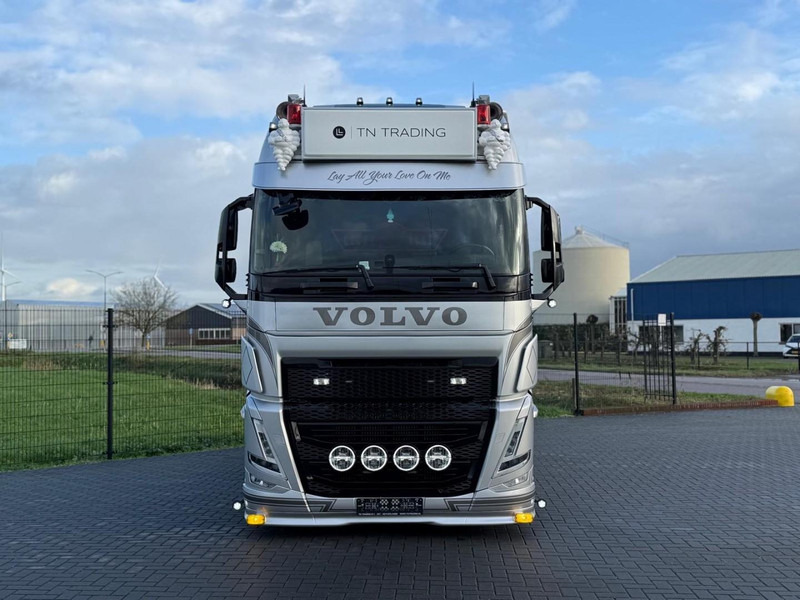 Volvo FH 13.460XL SHOW, ALCOA, INTERIEUR, ALS NIEUW, PUSHER, TOP. - Tracteur routier: photos 3 Volvo FH 13.460XL SHOW, ALCOA, INTERIEUR, ALS NIEUW, PUSHER, TOP. - Tracteur routier: photos 3