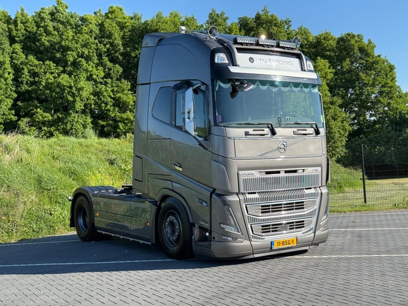 Volvo FH 16.750 FULL AIR, LEATHER, RETARDER, IPARK COOL, FULL! - Tracteur routier: photos 2 Volvo FH 16.750 FULL AIR, LEATHER, RETARDER, IPARK COOL, FULL! - Tracteur routier: photos 2
