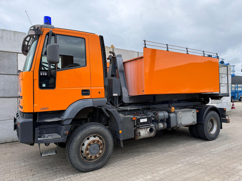 Iveco Eurotrakker 310 4x4 - Camion de pompier: photos 3 Iveco Eurotrakker 310 4x4 - Camion de pompier: photos 3