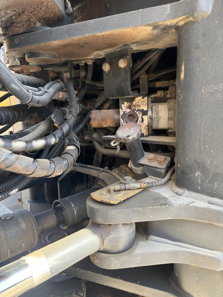 Crédit-bail de KOMATSU WA480-6 KOMATSU WA480-6: photos 8