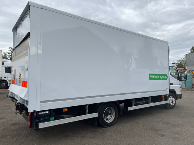 FUSO CANTER - Camion fourgon: photos 3 FUSO CANTER - Camion fourgon: photos 3