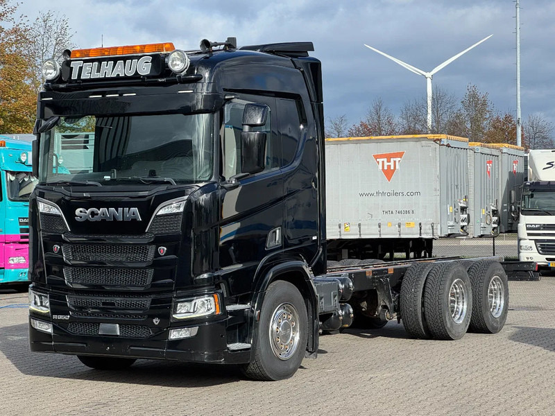 Scania R650 V8 6x4 Chassis Retarder WB 4.50 Only 465tkm! - Châssis cabine: photos 1 Scania R650 V8 6x4 Chassis Retarder WB 4.50 Only 465tkm! - Châssis cabine: photos 1
