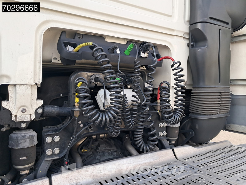 DAF XF 480 4X2 SSC Retarder 2xTanks ACC LED Standklima Euro 6 - Tracteur routier: photos 3 DAF XF 480 4X2 SSC Retarder 2xTanks ACC LED Standklima Euro 6 - Tracteur routier: photos 3