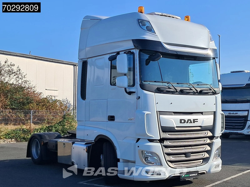 DAF XF 530 4X2 Mega SSC Hebesattel Retarder 2xTanks ACC Standklima Euro 6 - Tracteur routier: photos 3 DAF XF 530 4X2 Mega SSC Hebesattel Retarder 2xTanks ACC Standklima Euro 6 - Tracteur routier: photos 3